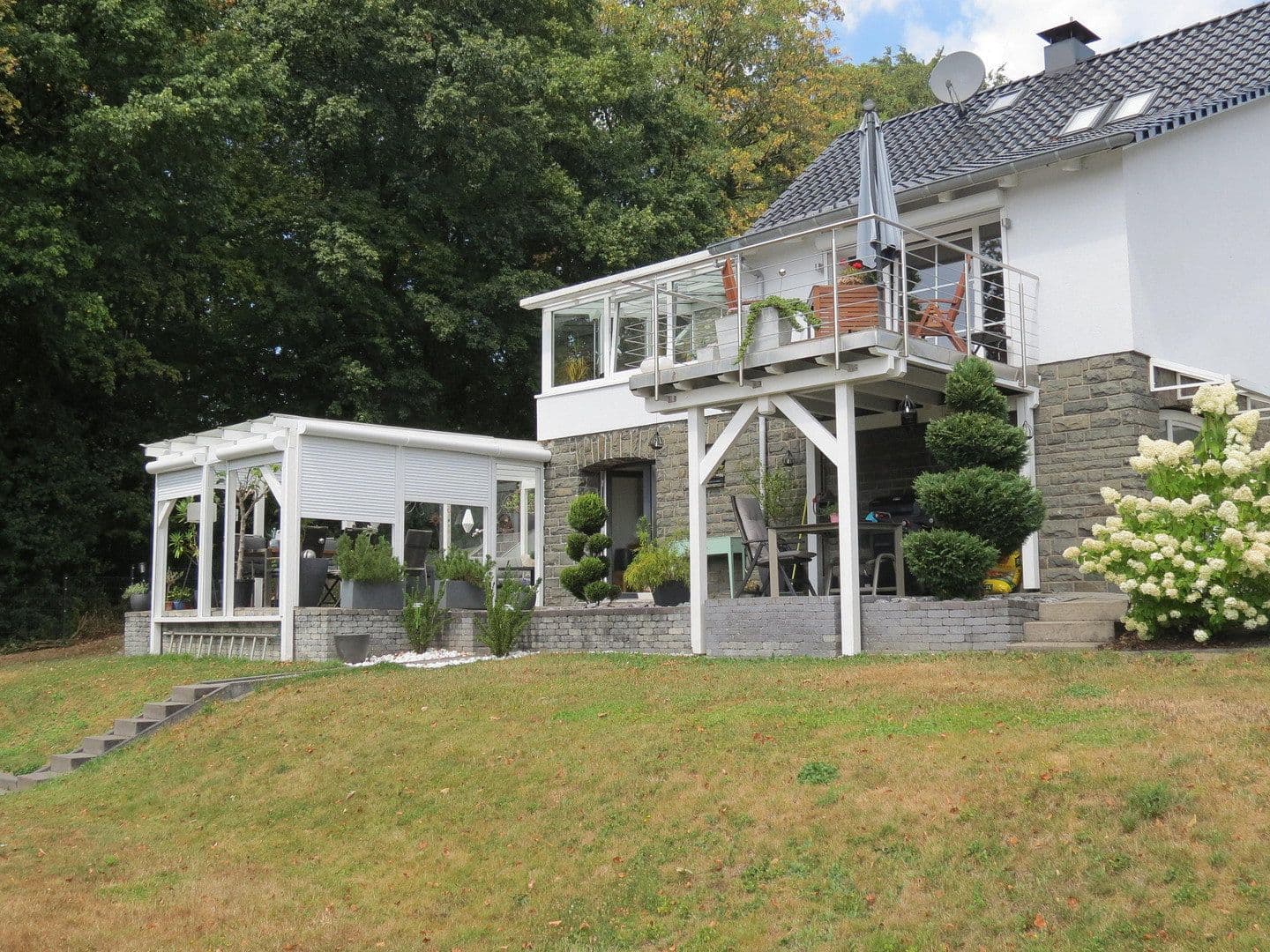 Prodej domu 145 m², pozemek 1.004 m², Remscheid, Severní Porýní-Vestfálsko Prodej domu 145 m², pozemek 1.004 m², Remscheid, Severní Porýní-Vestfálsko