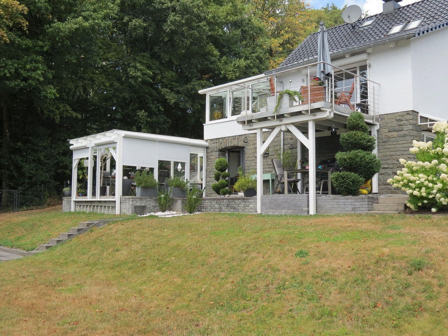 Prodej domu 145 m², pozemek 1.004 m², Remscheid, Severní Porýní-Vestfálsko Prodej domu 145 m², pozemek 1.004 m², Remscheid, Severní Porýní-Vestfálsko