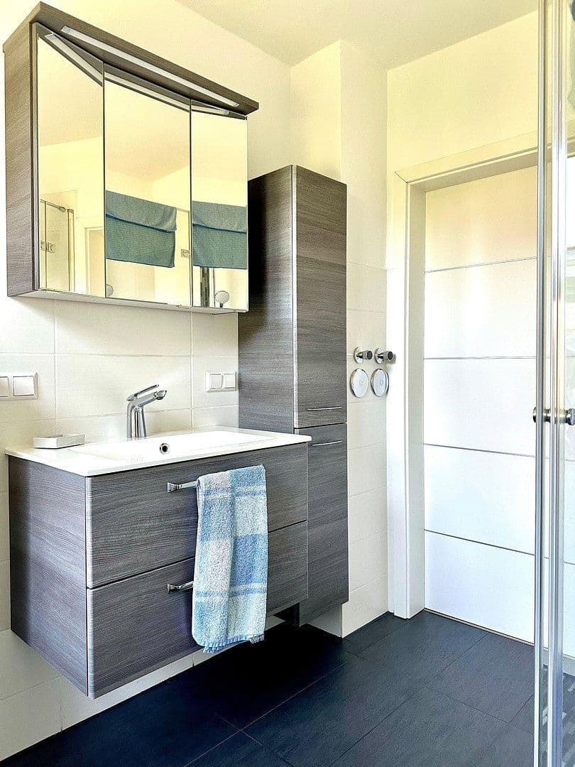 Prodej domu 160 m², pozemek 859 m², Drosselstraße 8, Neustadt am Rübenberge, Dolní Sasko Prodej domu 160 m², pozemek 859 m², Drosselstraße 8, Neustadt am Rübenberge, Dolní Sasko