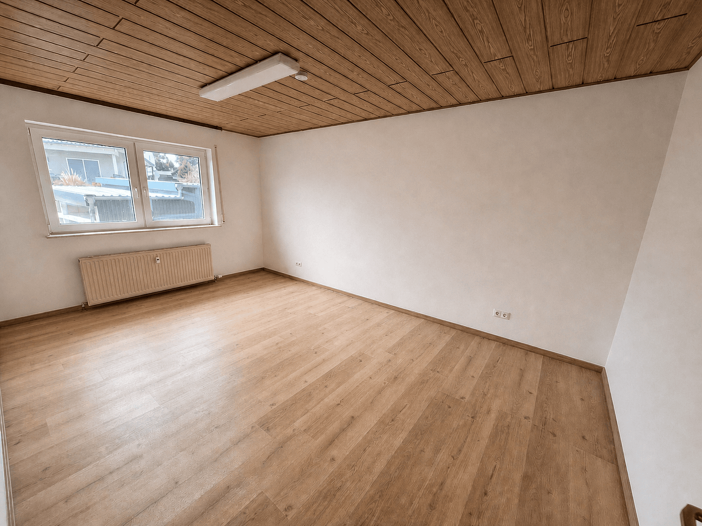 Pronájem bytu 4+1 125 m², Neuberg, Hessen Pronájem bytu 4+1 125 m², Neuberg, Hessen