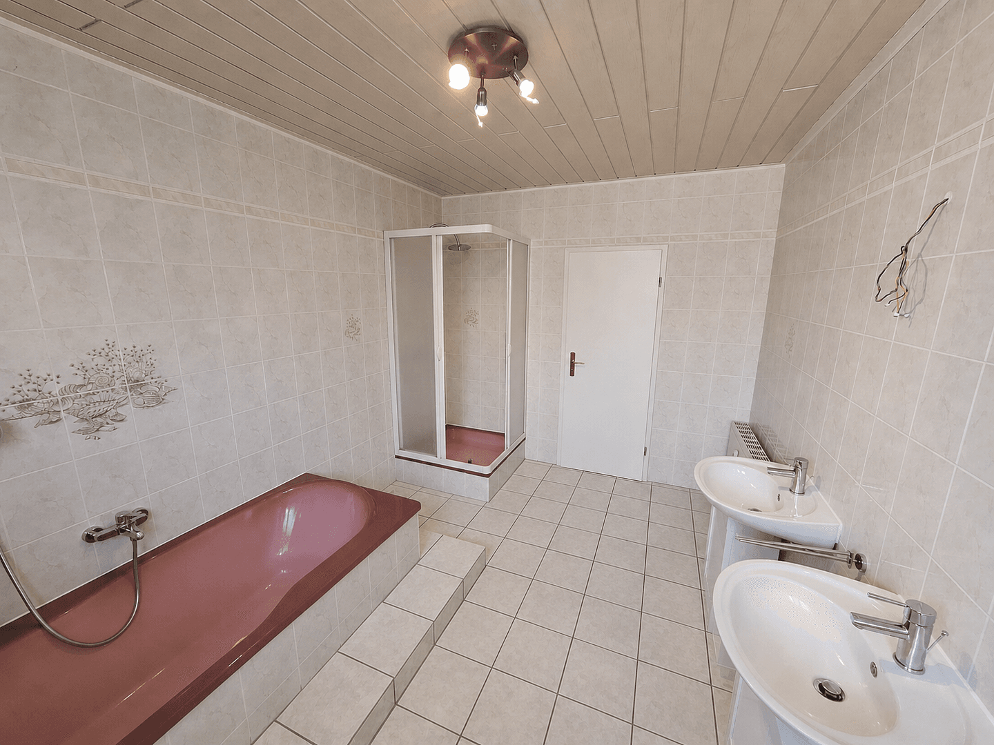 Pronájem bytu 4+1 125 m², Neuberg, Hessen Pronájem bytu 4+1 125 m², Neuberg, Hessen