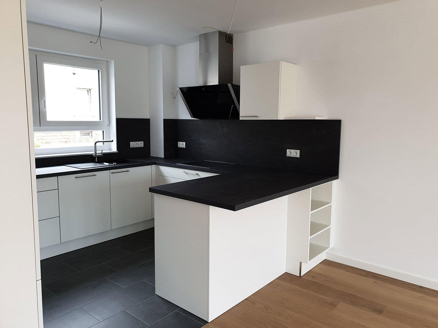 Pronájem domu 165 m², pozemek 289 m², Kaiserslautern, Porýní-Falc Pronájem domu 165 m², pozemek 289 m², Kaiserslautern, Porýní-Falc