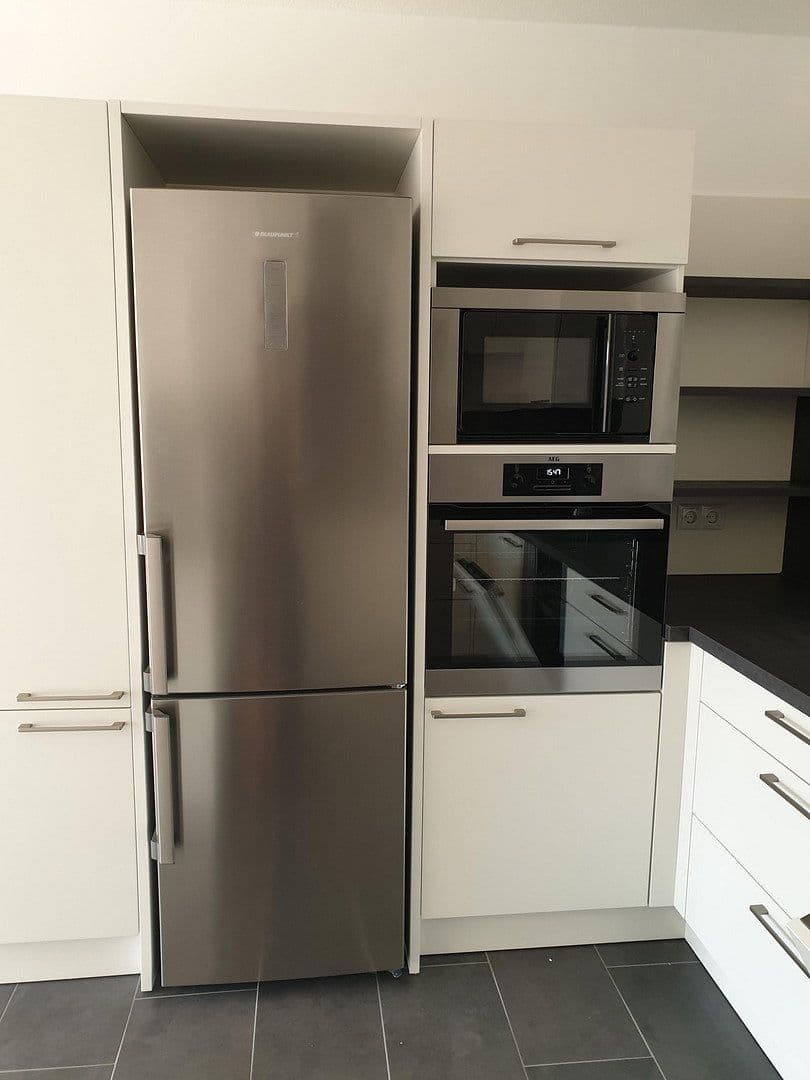 Pronájem domu 165 m², pozemek 289 m², Kaiserslautern, Porýní-Falc Pronájem domu 165 m², pozemek 289 m², Kaiserslautern, Porýní-Falc