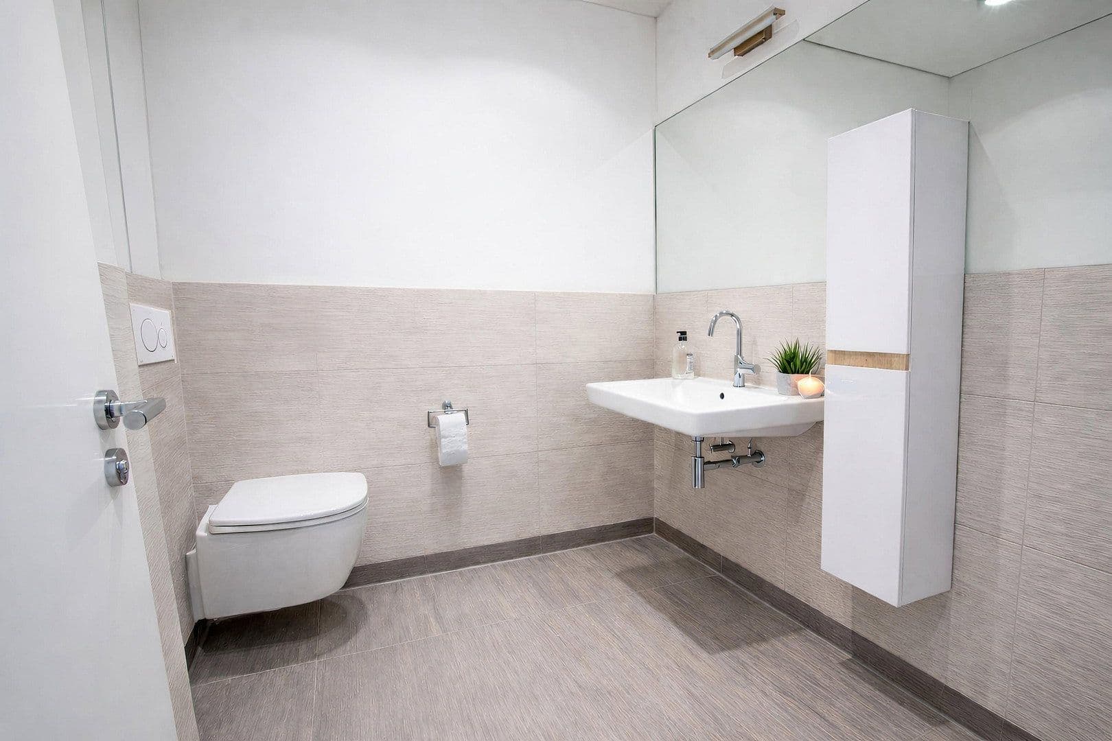 Prodej bytu 5+1 199 m², Düsseldorf, Severní Porýní-Vestfálsko Prodej bytu 5+1 199 m², Düsseldorf, Severní Porýní-Vestfálsko