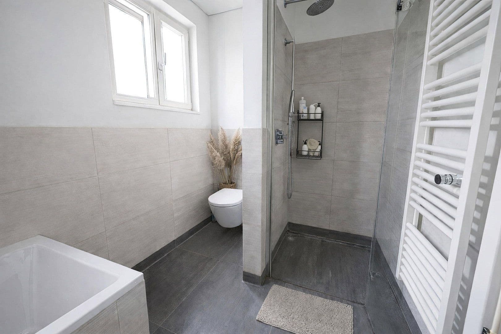 Prodej bytu 5+1 199 m², Düsseldorf, Severní Porýní-Vestfálsko Prodej bytu 5+1 199 m², Düsseldorf, Severní Porýní-Vestfálsko