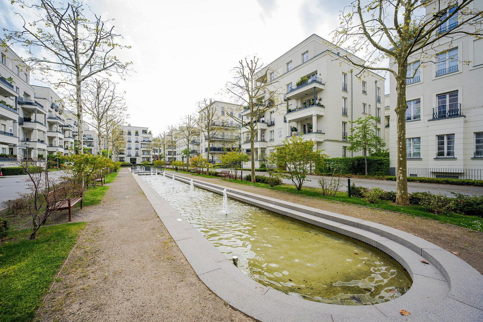 Prodej bytu 5+1 199 m², Düsseldorf, Severní Porýní-Vestfálsko Prodej bytu 5+1 199 m², Düsseldorf, Severní Porýní-Vestfálsko