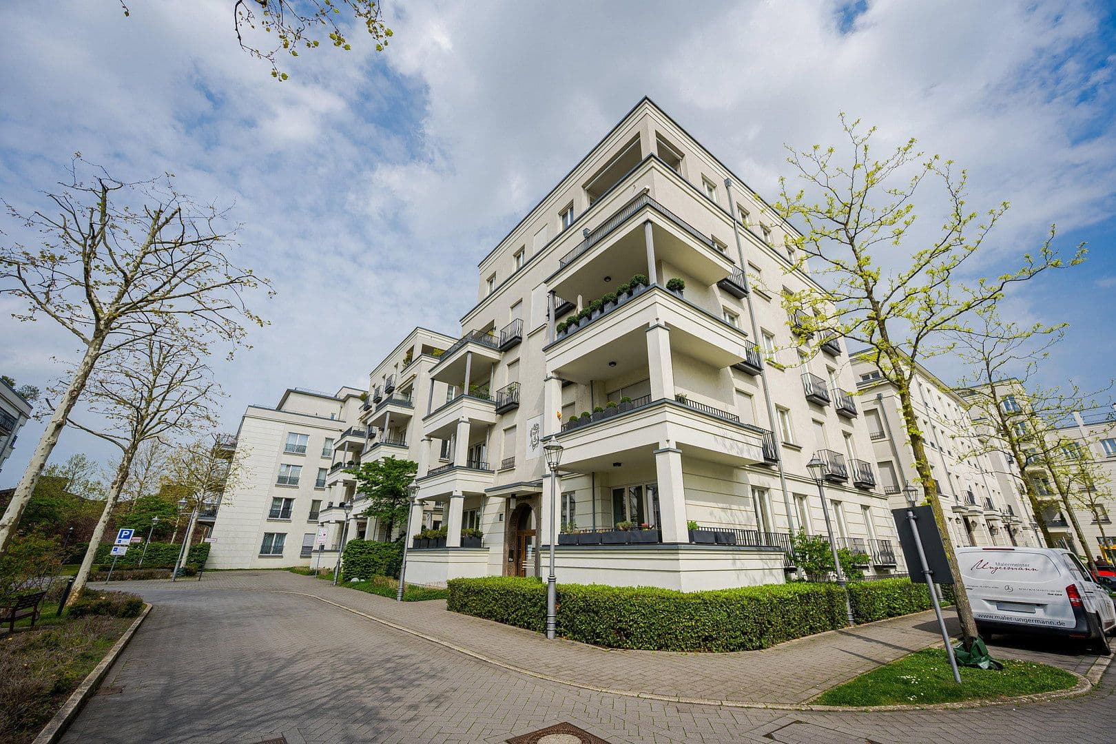 Prodej bytu 5+1 199 m², Düsseldorf, Severní Porýní-Vestfálsko Prodej bytu 5+1 199 m², Düsseldorf, Severní Porýní-Vestfálsko