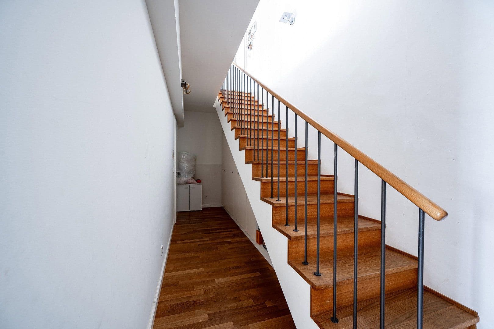 Prodej bytu 5+1 199 m², Düsseldorf, Severní Porýní-Vestfálsko Prodej bytu 5+1 199 m², Düsseldorf, Severní Porýní-Vestfálsko