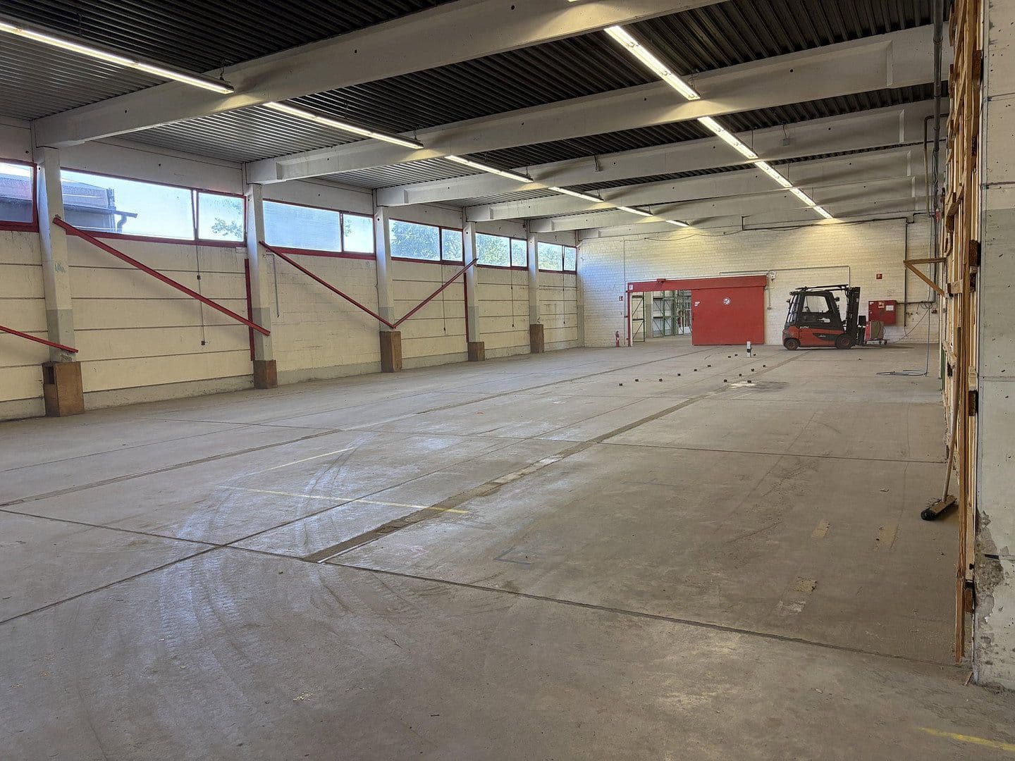 Pronájem nebytového prostoru 1.400 m², Birkenweiherstraße 17, Langenselbold, Hessen Pronájem nebytového prostoru 1.400 m², Birkenweiherstraße 17, Langenselbold, Hessen