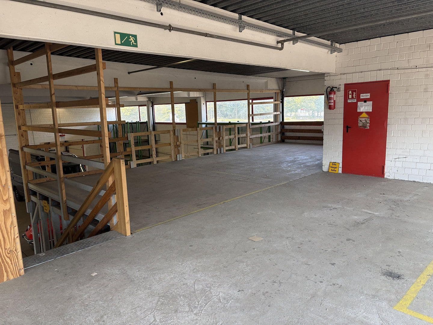 Pronájem nebytového prostoru 1.400 m², Birkenweiherstraße 17, Langenselbold, Hessen Pronájem nebytového prostoru 1.400 m², Birkenweiherstraße 17, Langenselbold, Hessen