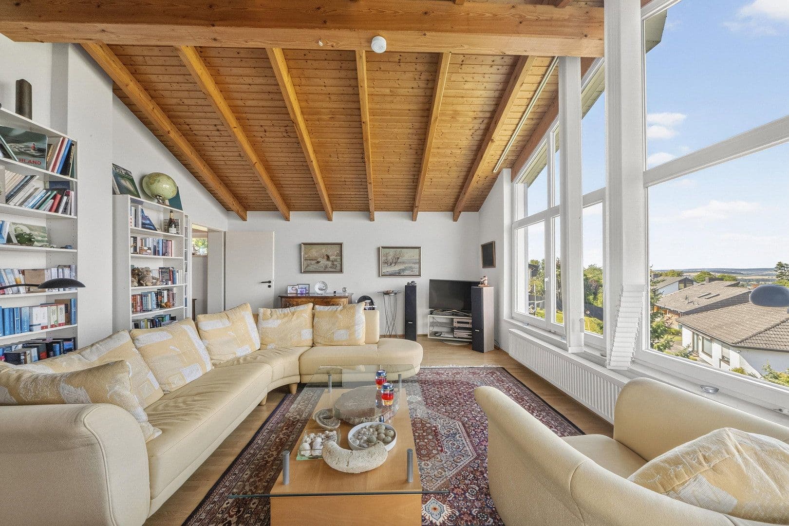 Prodej domu 204 m², pozemek 894 m², Northeim, Dolní Sasko Prodej domu 204 m², pozemek 894 m², Northeim, Dolní Sasko