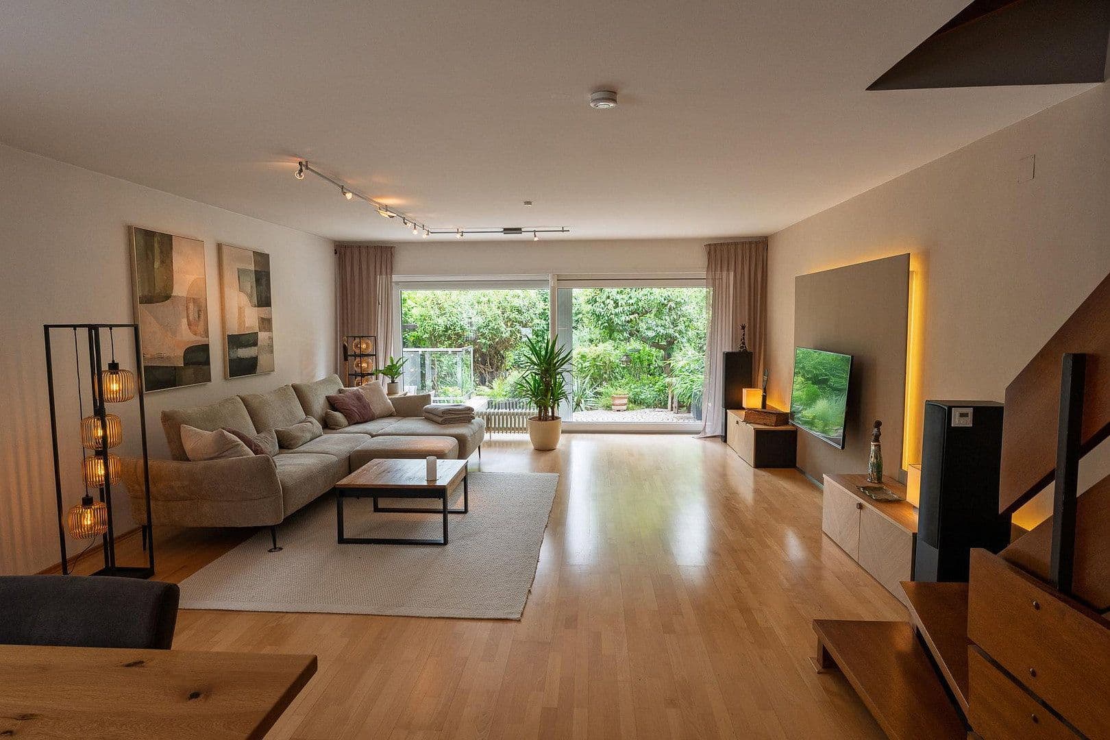 Prodej domu 153 m², pozemek 341 m², Joh.-Seb.-Bach-Straße 10a, Plankstadt, Bádensko-Württembersko Prodej domu 153 m², pozemek 341 m², Joh.-Seb.-Bach-Straße 10a, Plankstadt, Bádensko-Württembersko