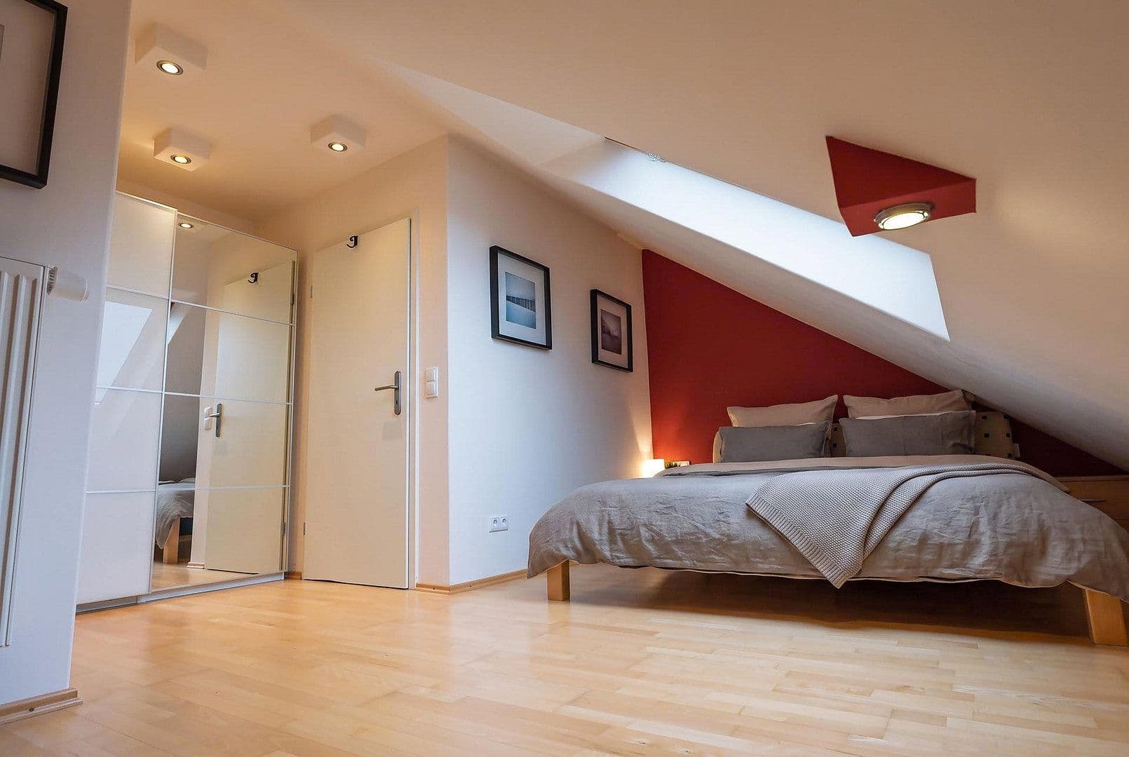 Prodej domu 153 m², pozemek 341 m², Joh.-Seb.-Bach-Straße 10a, Plankstadt, Bádensko-Württembersko Prodej domu 153 m², pozemek 341 m², Joh.-Seb.-Bach-Straße 10a, Plankstadt, Bádensko-Württembersko