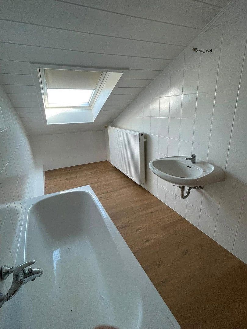 Pronájem bytu 4+kk 115 m², Brühl, Bádensko-Württembersko Pronájem bytu 4+kk 115 m², Brühl, Bádensko-Württembersko