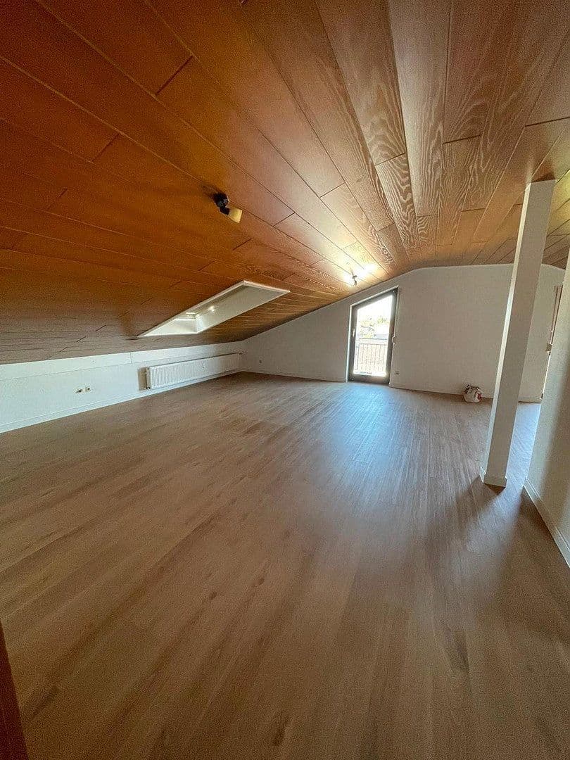 Pronájem bytu 4+kk 115 m², Brühl, Bádensko-Württembersko Pronájem bytu 4+kk 115 m², Brühl, Bádensko-Württembersko