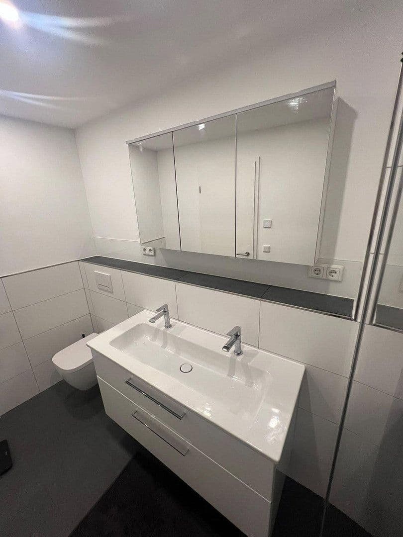 Pronájem bytu 2+kk 75 m², Weyerstraße 45, Solingen, Severní Porýní-Vestfálsko Pronájem bytu 2+kk 75 m², Weyerstraße 45, Solingen, Severní Porýní-Vestfálsko