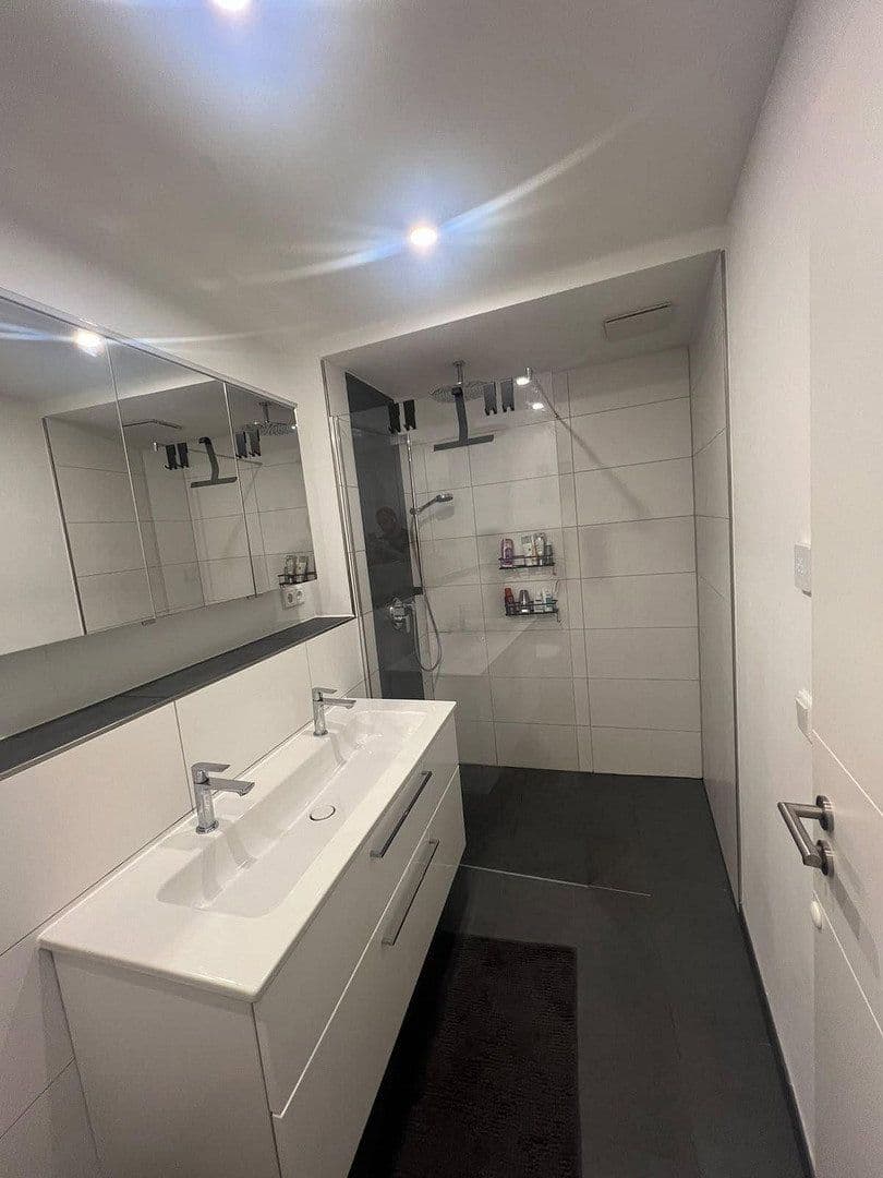 Pronájem bytu 2+kk 75 m², Weyerstraße 45, Solingen, Severní Porýní-Vestfálsko Pronájem bytu 2+kk 75 m², Weyerstraße 45, Solingen, Severní Porýní-Vestfálsko