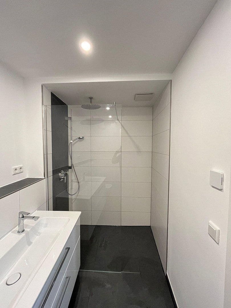 Pronájem bytu 2+kk 75 m², Weyerstraße 45, Solingen, Severní Porýní-Vestfálsko Pronájem bytu 2+kk 75 m², Weyerstraße 45, Solingen, Severní Porýní-Vestfálsko