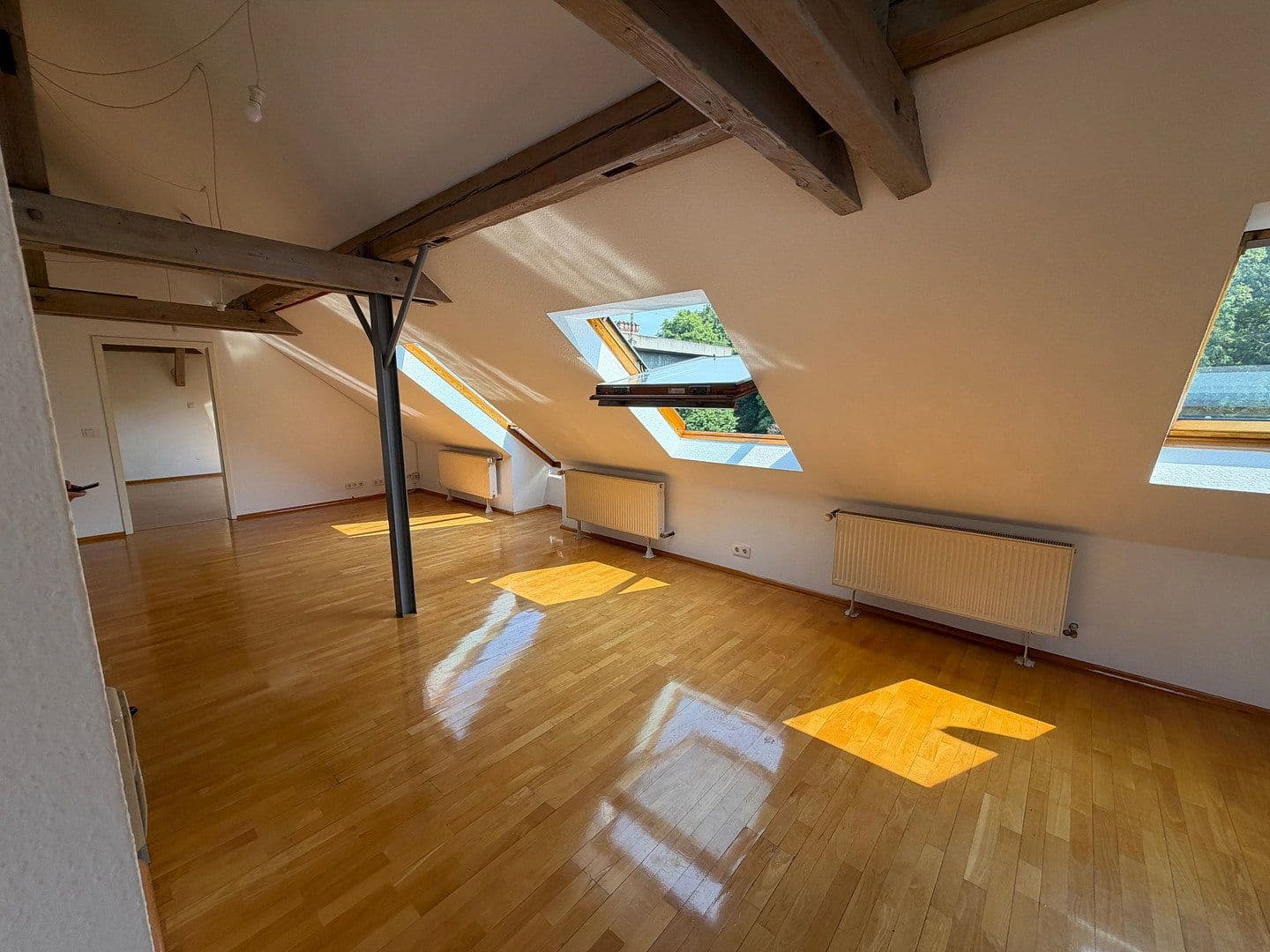 Pronájem bytu 2+kk 62 m², Stuttgart, Bádensko-Württembersko Pronájem bytu 2+kk 62 m², Stuttgart, Bádensko-Württembersko