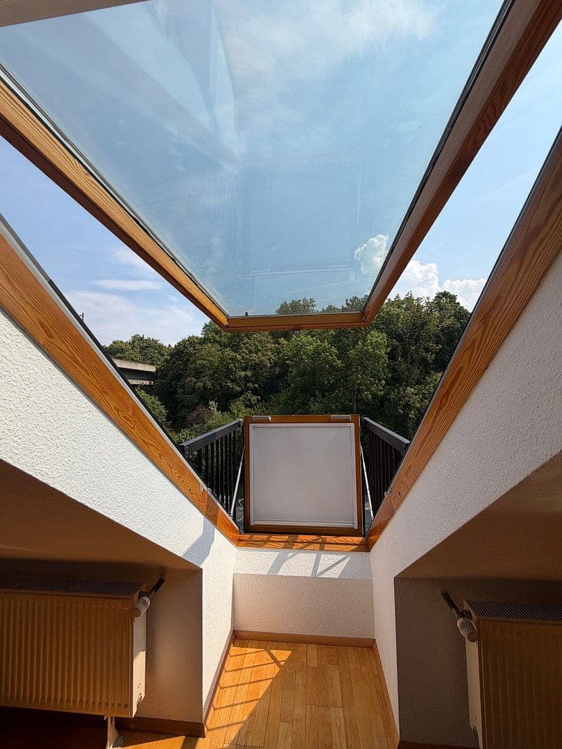 Pronájem bytu 2+kk 62 m², Stuttgart, Bádensko-Württembersko Pronájem bytu 2+kk 62 m², Stuttgart, Bádensko-Württembersko