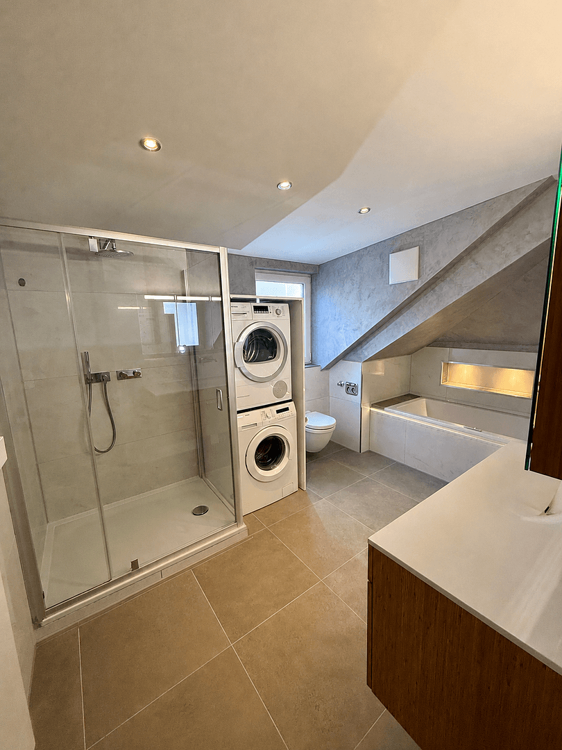 Pronájem bytu 3+1 72 m², Ludwigstraße 110A, Stuttgart, Bádensko-Württembersko Pronájem bytu 3+1 72 m², Ludwigstraße 110A, Stuttgart, Bádensko-Württembersko