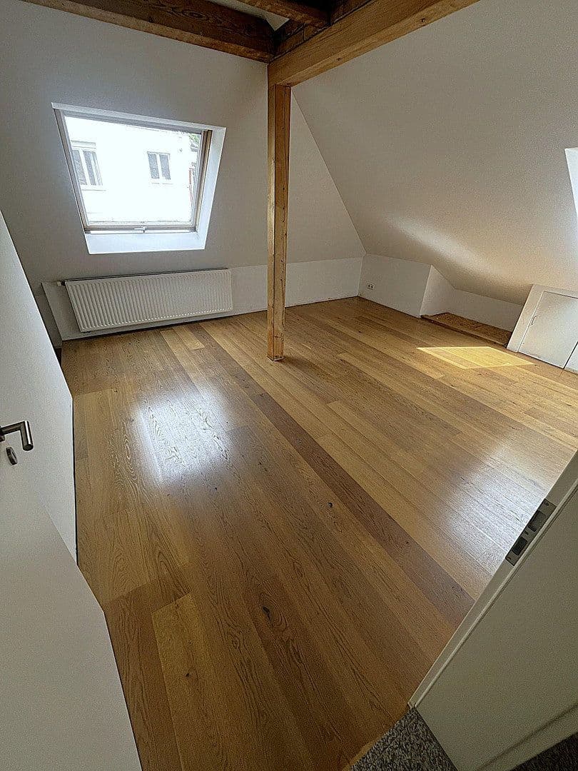 Pronájem bytu 3+1 72 m², Ludwigstraße 110A, Stuttgart, Bádensko-Württembersko Pronájem bytu 3+1 72 m², Ludwigstraße 110A, Stuttgart, Bádensko-Württembersko