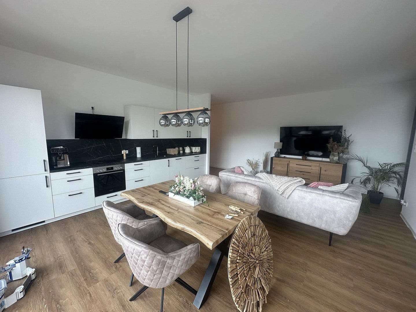 Pronájem bytu 2+1 72 m², Marktplatz 1, Blaustein, Bádensko-Württembersko Pronájem bytu 2+1 72 m², Marktplatz 1, Blaustein, Bádensko-Württembersko