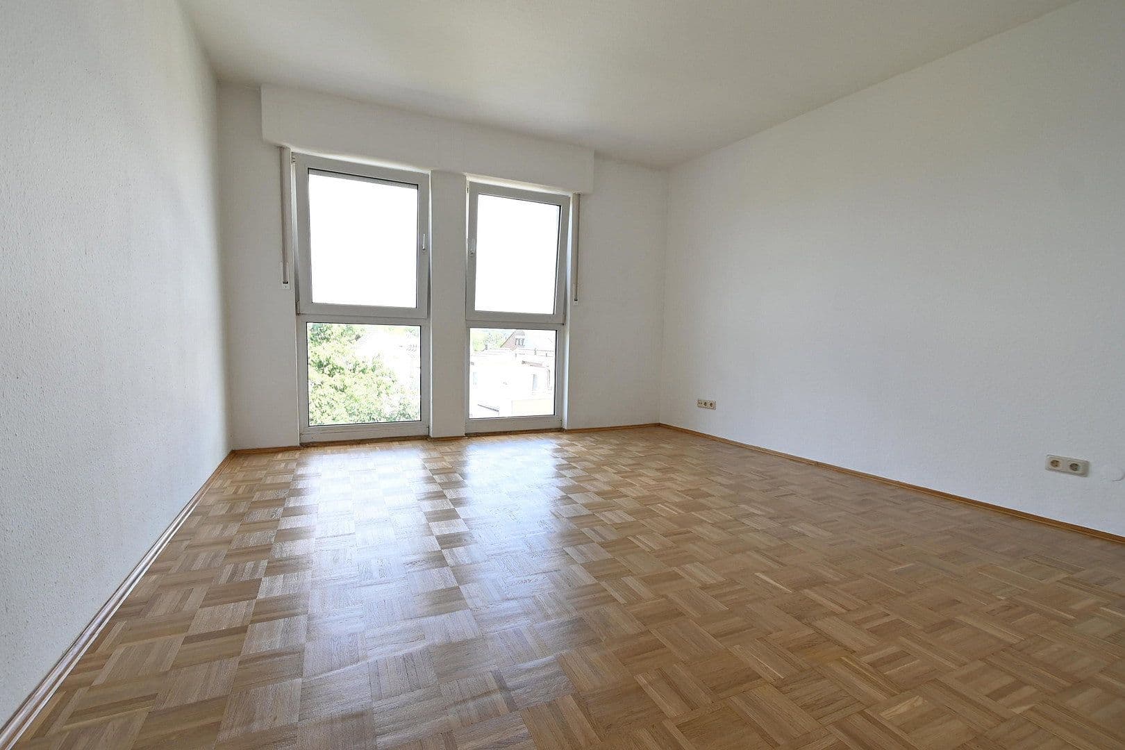 Pronájem bytu 3+1 110 m², Frankfurter Str.214, Köln, Severní Porýní-Vestfálsko Pronájem bytu 3+1 110 m², Frankfurter Str.214, Köln, Severní Porýní-Vestfálsko