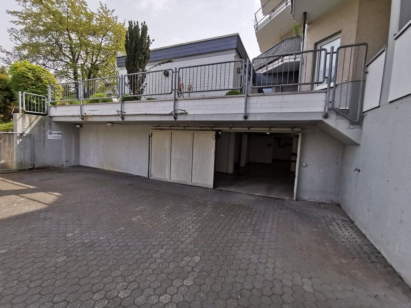 Pronájem bytu 3+1 110 m², Frankfurter Str.214, Köln, Severní Porýní-Vestfálsko Pronájem bytu 3+1 110 m², Frankfurter Str.214, Köln, Severní Porýní-Vestfálsko