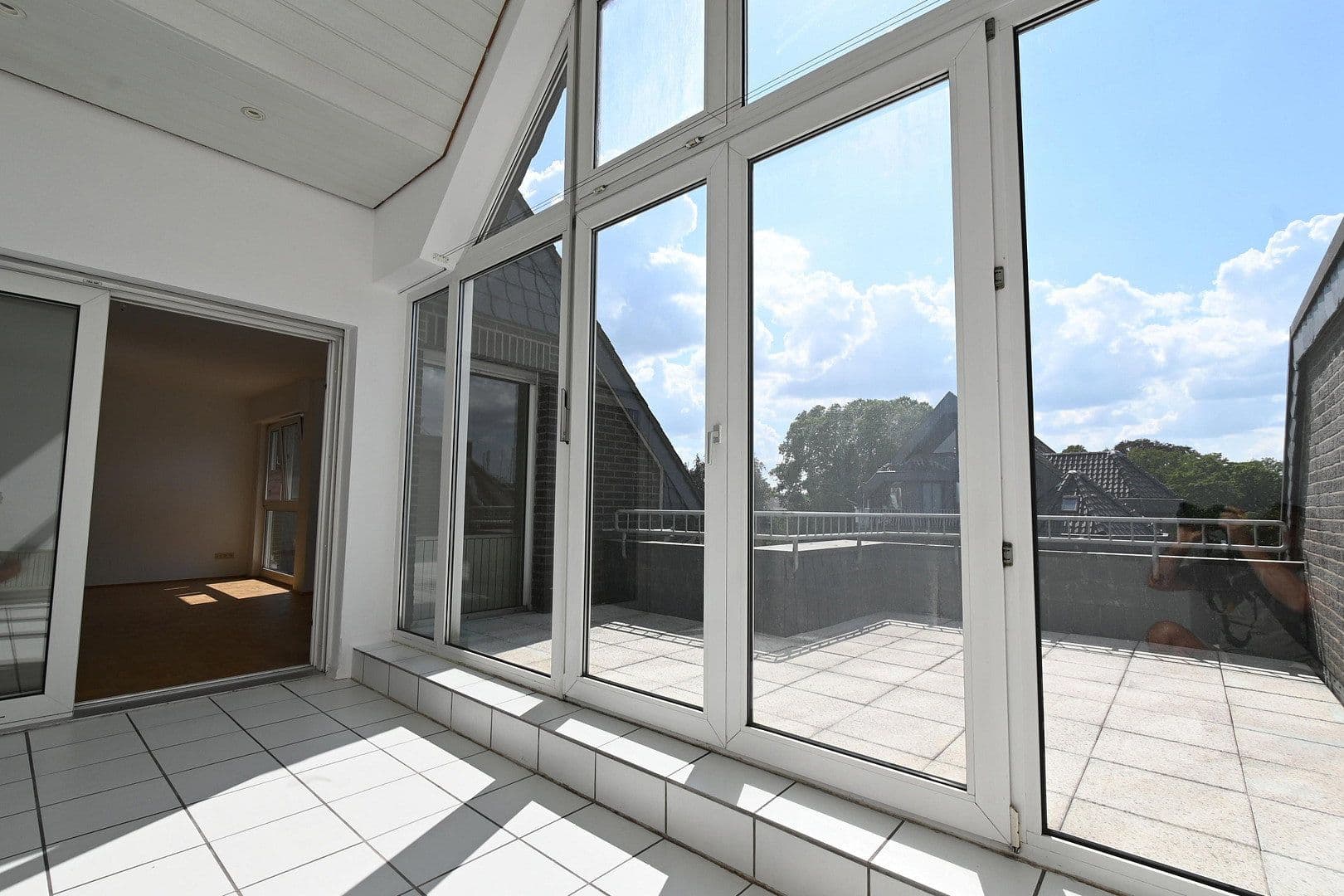 Pronájem bytu 3+1 110 m², Frankfurter Str.214, Köln, Severní Porýní-Vestfálsko Pronájem bytu 3+1 110 m², Frankfurter Str.214, Köln, Severní Porýní-Vestfálsko