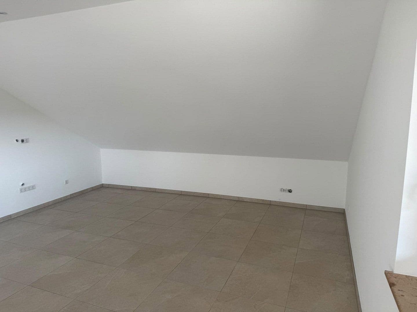 Pronájem bytu 3+1 130 m², Am Antoniweiher 4, Oberreichenbach, Bavorsko Pronájem bytu 3+1 130 m², Am Antoniweiher 4, Oberreichenbach, Bavorsko