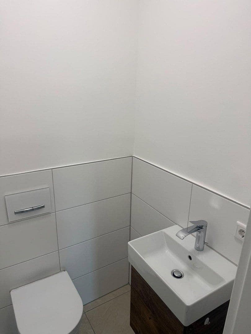 Pronájem bytu 3+1 130 m², Am Antoniweiher 4, Oberreichenbach, Bavorsko Pronájem bytu 3+1 130 m², Am Antoniweiher 4, Oberreichenbach, Bavorsko