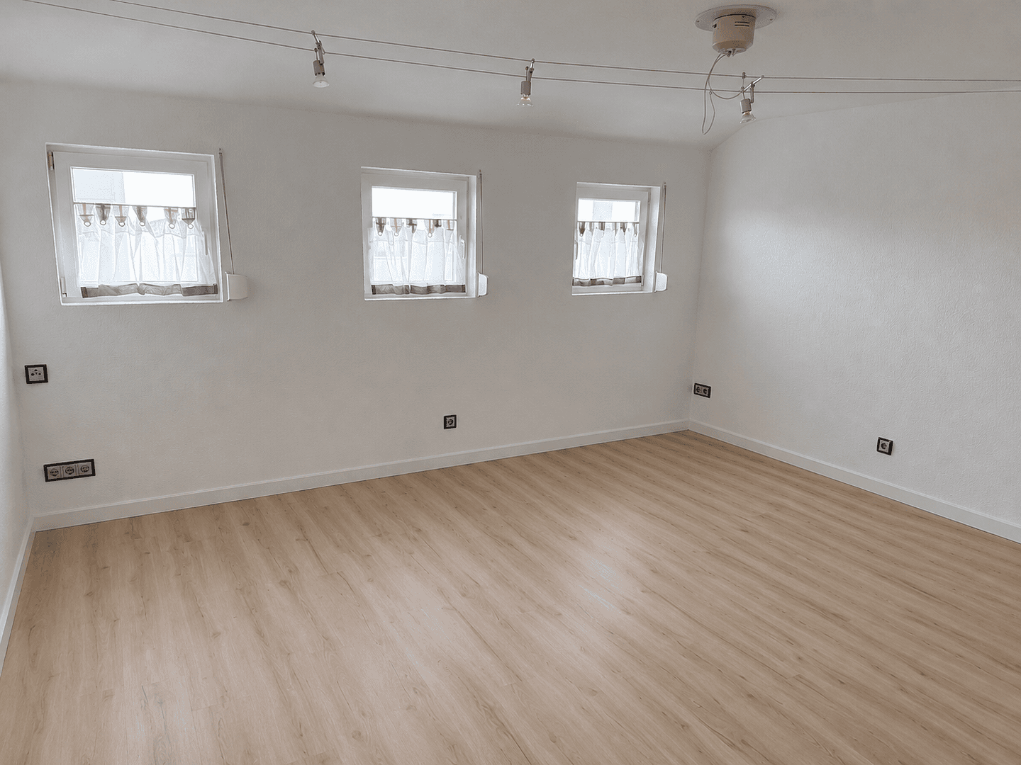 Pronájem bytu 3+1 66 m², Villingen-Schwenningen, Bádensko-Württembersko Pronájem bytu 3+1 66 m², Villingen-Schwenningen, Bádensko-Württembersko