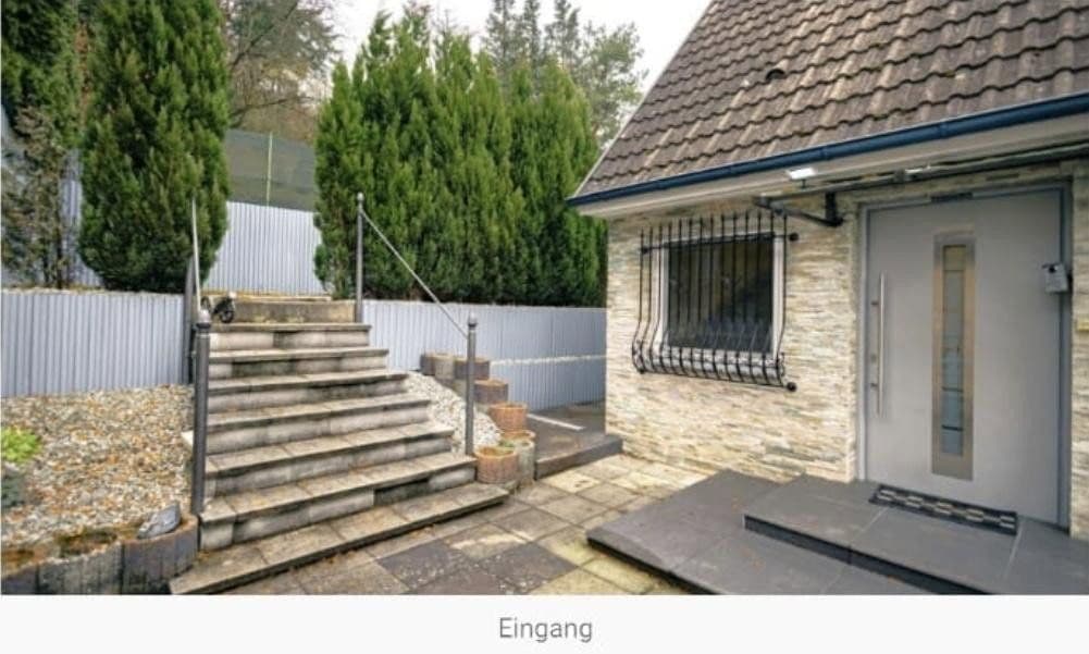 Prodej domu 120 m², pozemek 1.061 m², Hüttlingerstraße 17, Aalen, Bádensko-Württembersko Prodej domu 120 m², pozemek 1.061 m², Hüttlingerstraße 17, Aalen, Bádensko-Württembersko