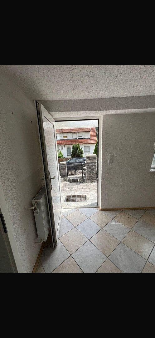 Prodej domu 120 m², pozemek 1.061 m², Hüttlingerstraße 17, Aalen, Bádensko-Württembersko Prodej domu 120 m², pozemek 1.061 m², Hüttlingerstraße 17, Aalen, Bádensko-Württembersko