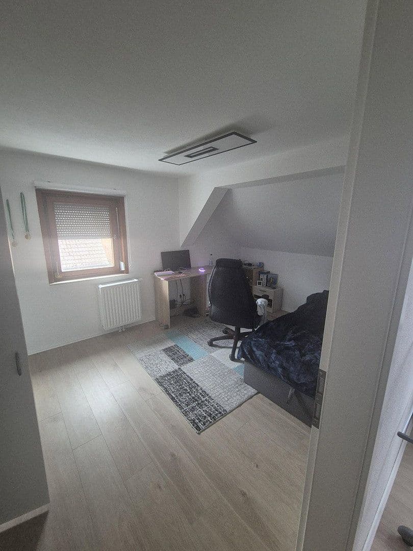 Prodej domu 200 m², pozemek 262 m², Illingen, Bádensko-Württembersko Prodej domu 200 m², pozemek 262 m², Illingen, Bádensko-Württembersko