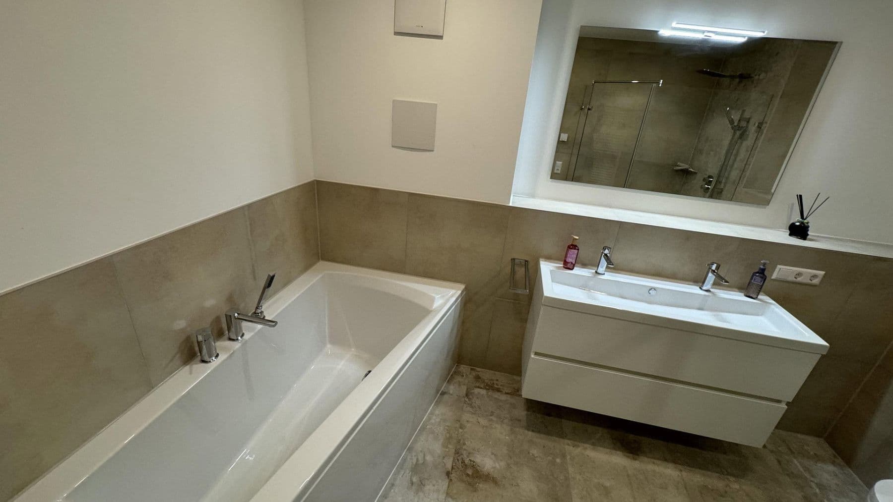 Pronájem bytu 4+kk 145 m², Unterer Welzberg 30, Calw, Bádensko-Württembersko Pronájem bytu 4+kk 145 m², Unterer Welzberg 30, Calw, Bádensko-Württembersko