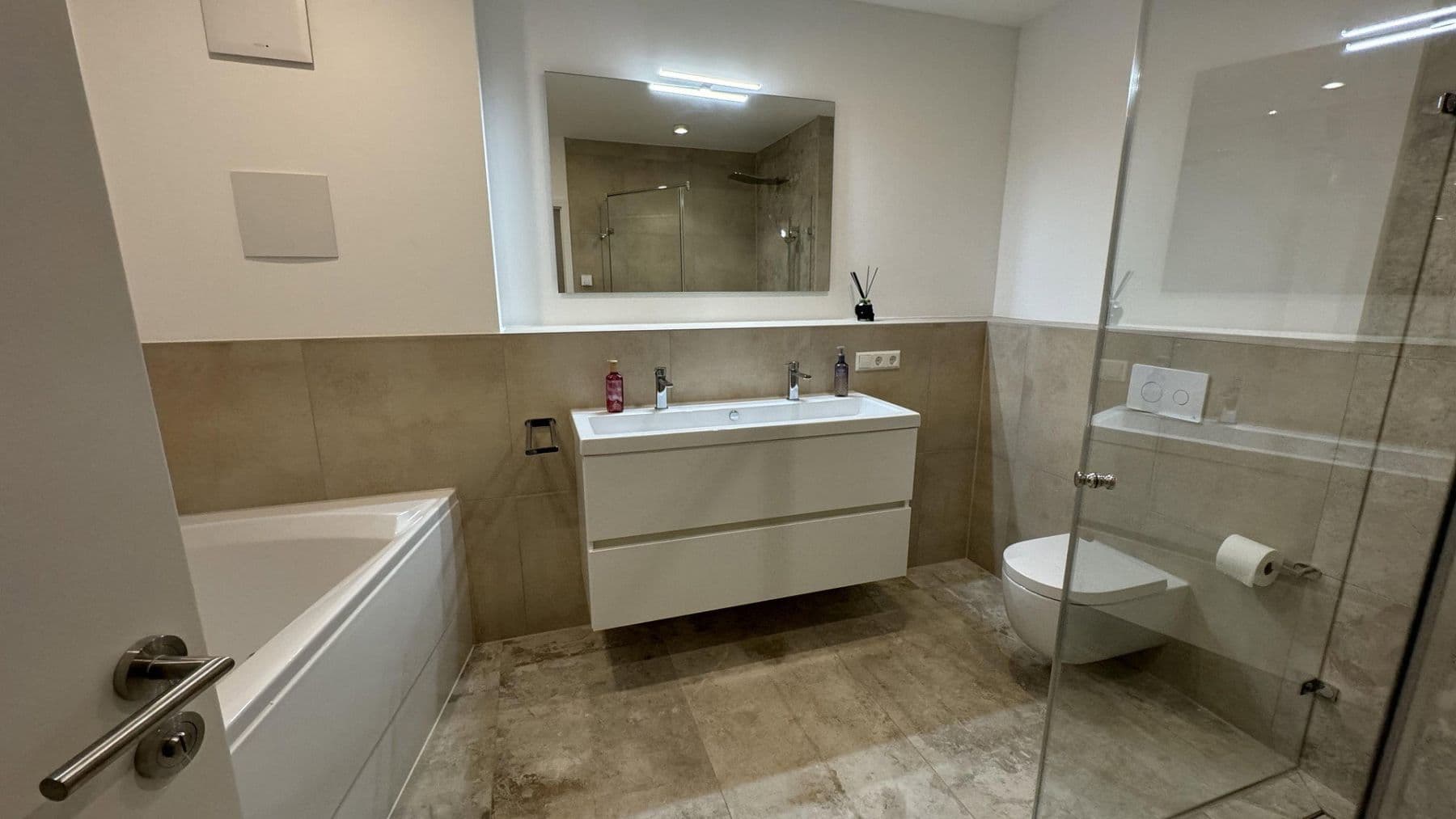 Pronájem bytu 4+kk 145 m², Unterer Welzberg 30, Calw, Bádensko-Württembersko Pronájem bytu 4+kk 145 m², Unterer Welzberg 30, Calw, Bádensko-Württembersko