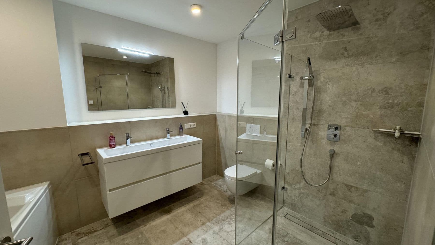 Pronájem bytu 4+kk 145 m², Unterer Welzberg 30, Calw, Bádensko-Württembersko Pronájem bytu 4+kk 145 m², Unterer Welzberg 30, Calw, Bádensko-Württembersko