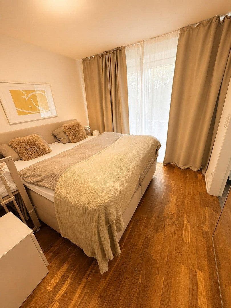 Pronájem bytu 3+1 100 m², Mörsenbroicher Weg, Düsseldorf, Severní Porýní-Vestfálsko Pronájem bytu 3+1 100 m², Mörsenbroicher Weg, Düsseldorf, Severní Porýní-Vestfálsko