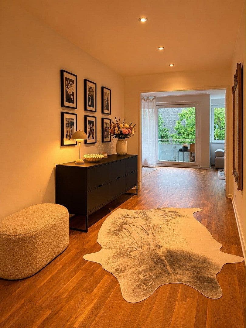 Pronájem bytu 3+1 100 m², Mörsenbroicher Weg, Düsseldorf, Severní Porýní-Vestfálsko Pronájem bytu 3+1 100 m², Mörsenbroicher Weg, Düsseldorf, Severní Porýní-Vestfálsko