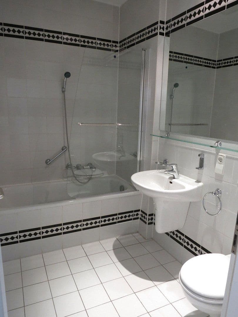 Pronájem bytu 2+1 61 m², Oeserstr. 40, Leipzig, Sasko Pronájem bytu 2+1 61 m², Oeserstr. 40, Leipzig, Sasko
