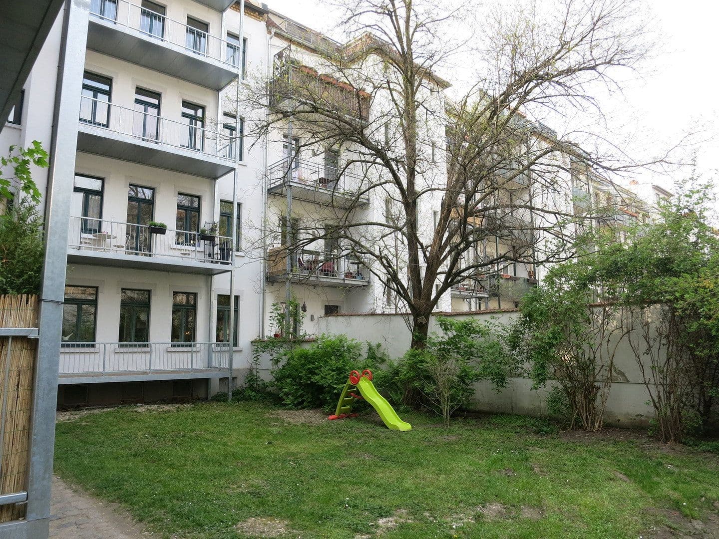 Pronájem bytu 2+1 61 m², Oeserstr. 40, Leipzig, Sasko Pronájem bytu 2+1 61 m², Oeserstr. 40, Leipzig, Sasko
