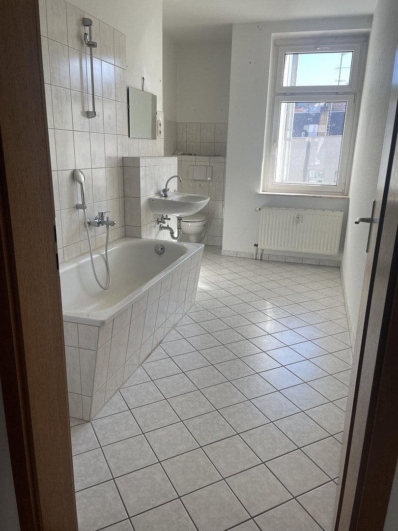 Pronájem bytu 3+1 73 m², Hildegardstr. 40, Leipzig, Sasko Pronájem bytu 3+1 73 m², Hildegardstr. 40, Leipzig, Sasko