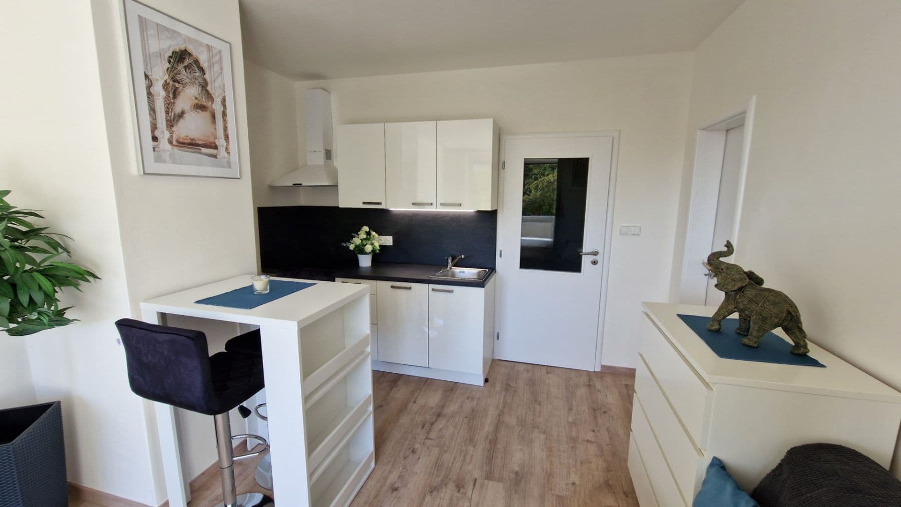Pronájem bytu 1+kk 30 m², Pod Lysinami, Praha, Praha Pronájem bytu 1+kk 30 m², Pod Lysinami, Praha, Praha