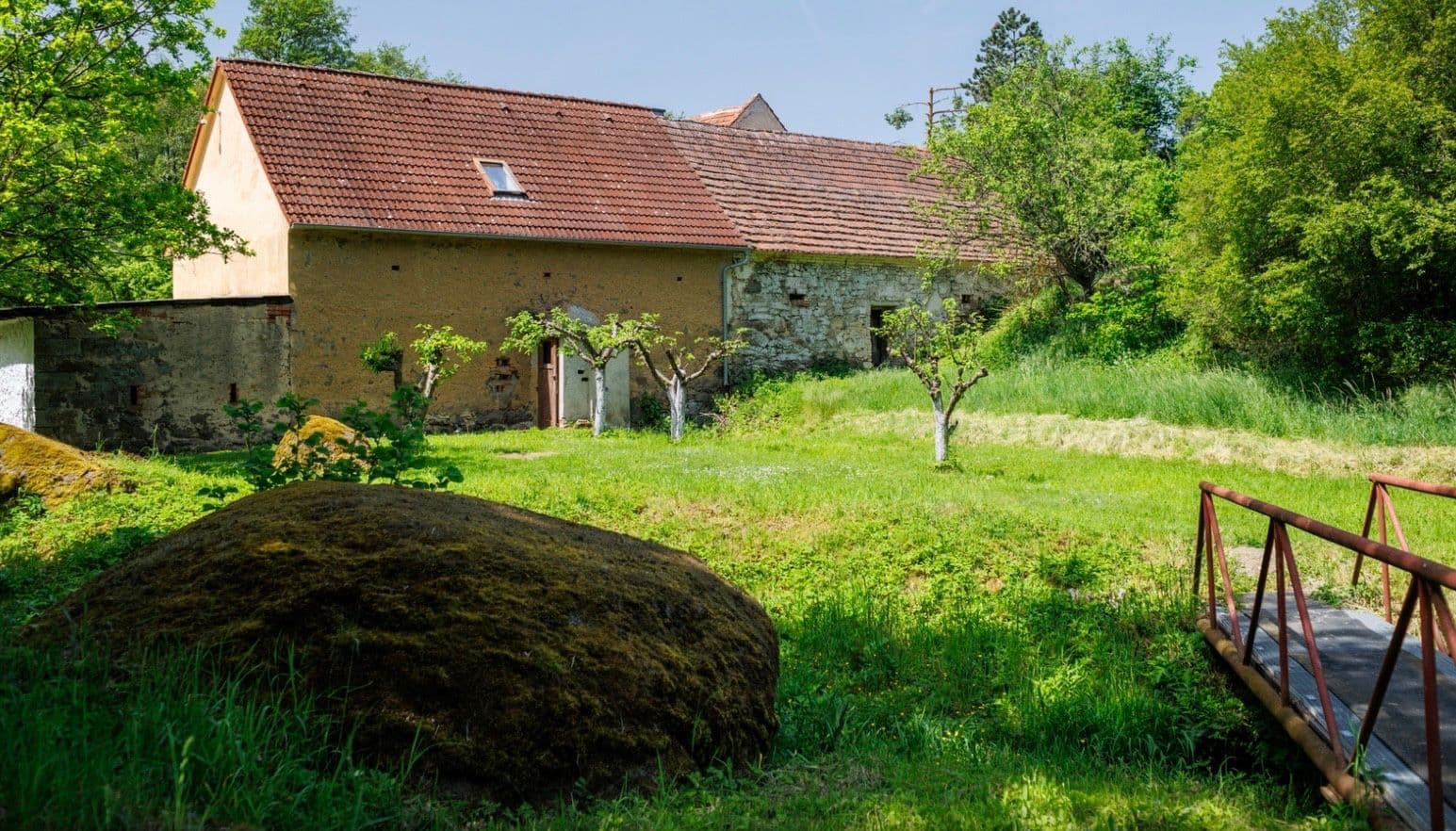 Prodej pozemku 105.000 m², Sadovská, Blatno, Ústecký kraj Prodej pozemku 105.000 m², Sadovská, Blatno, Ústecký kraj