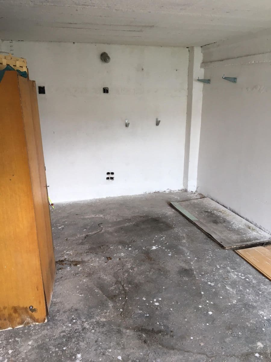 Prodej garáže 18 m², kpt. Nálepky, Pardubice, Pardubický kraj Prodej garáže 18 m², kpt. Nálepky, Pardubice, Pardubický kraj