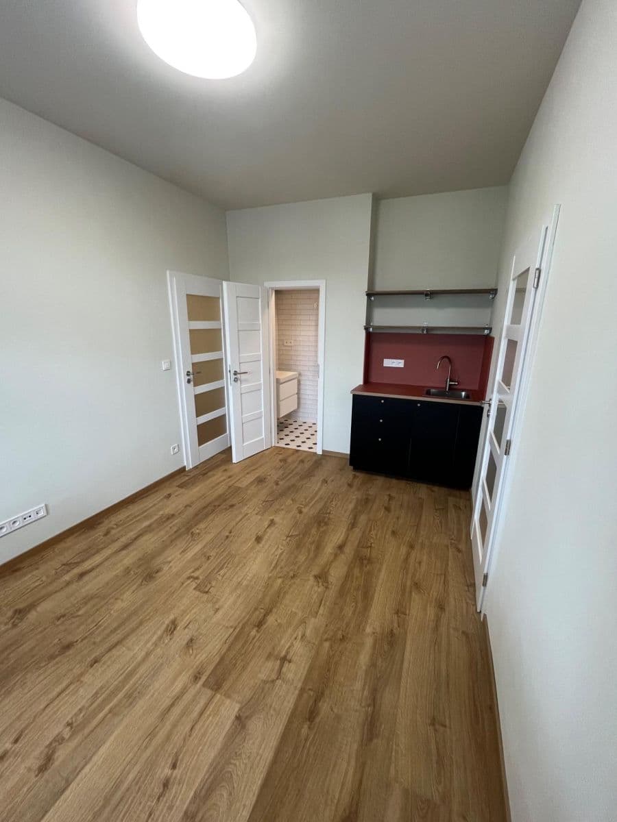 Pronájem nebytového prostoru 40 m², U Vysočanského pivovaru, Praha, Praha Pronájem nebytového prostoru 40 m², U Vysočanského pivovaru, Praha, Praha