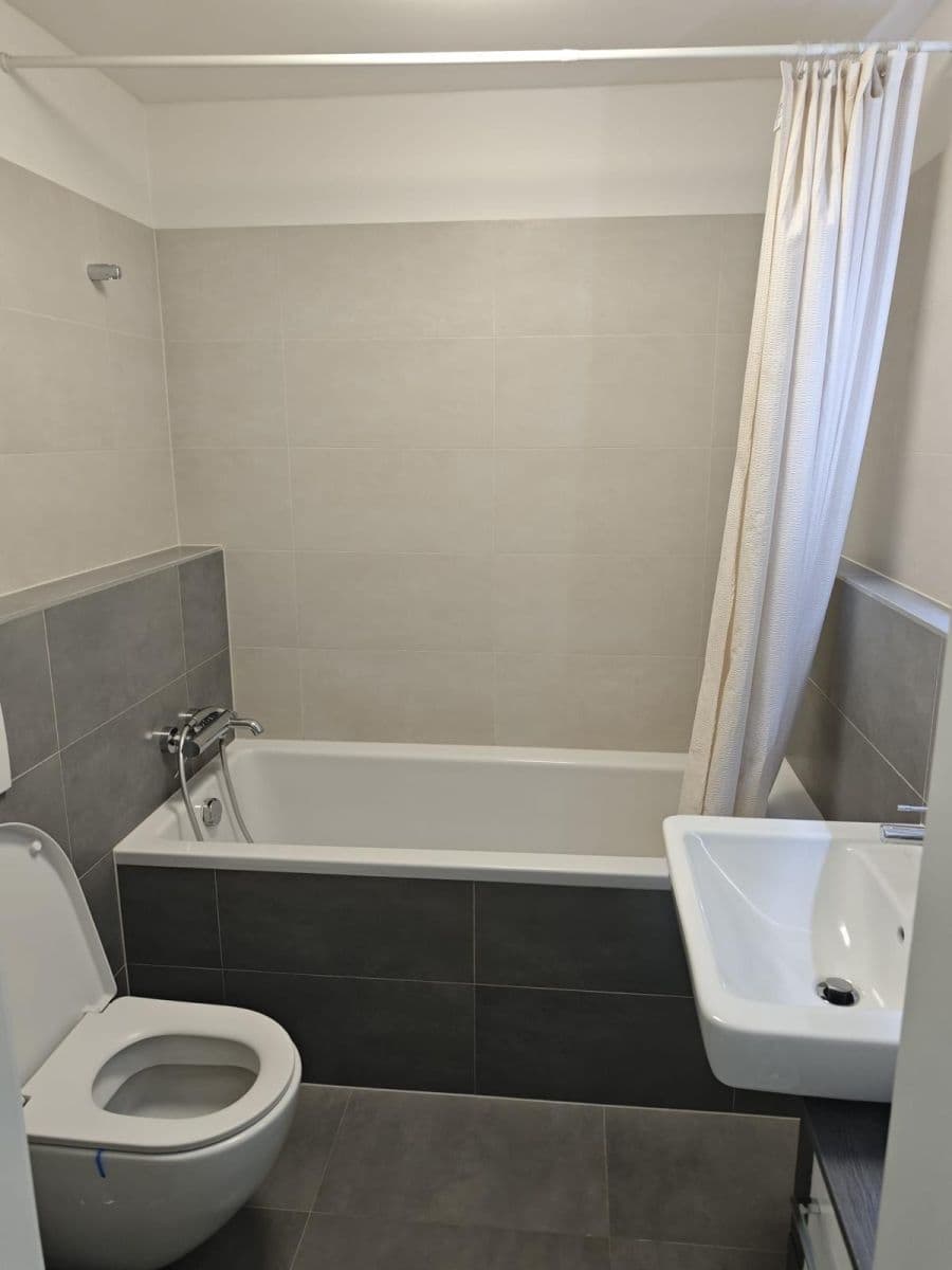 Pronájem bytu 2+kk 56 m², Nekvasilova, Praha, Praha Pronájem bytu 2+kk 56 m², Nekvasilova, Praha, Praha