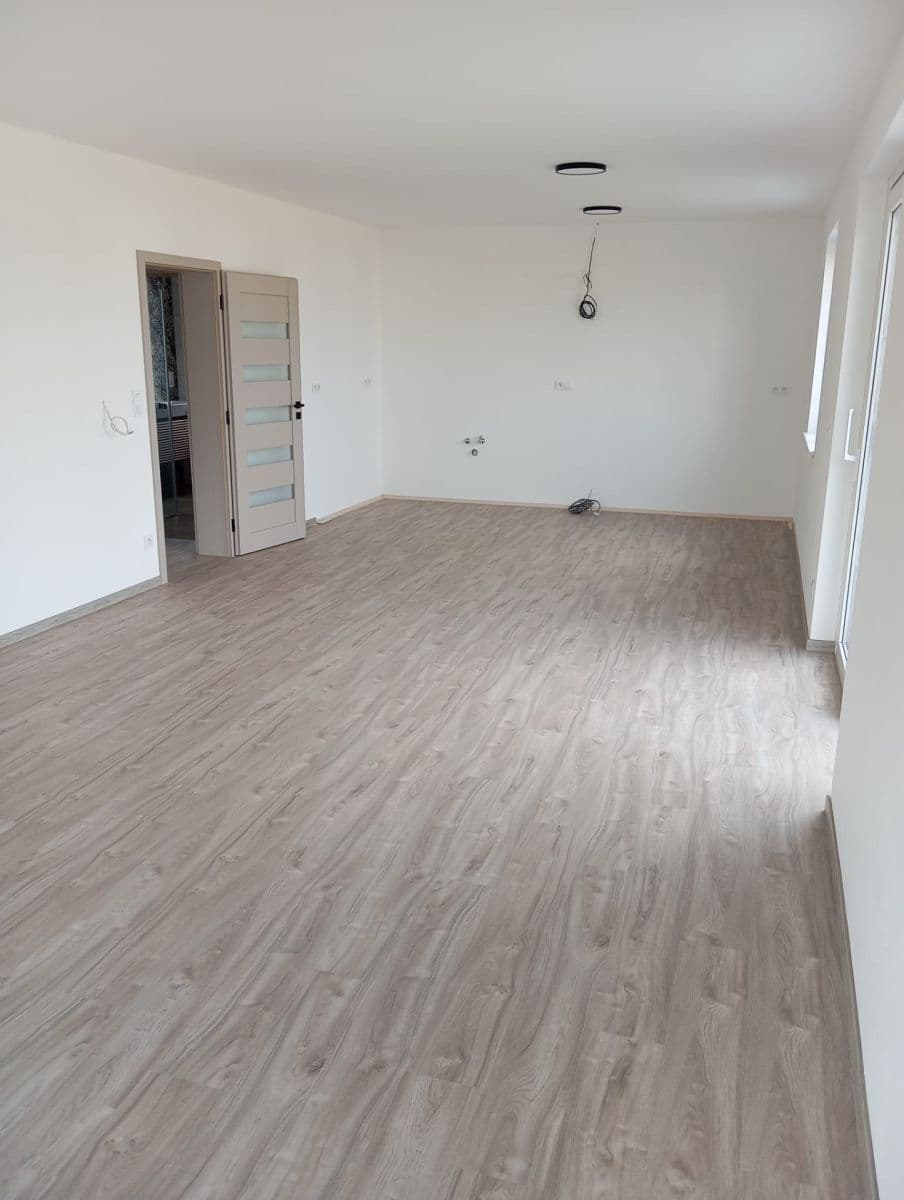 Pronájem domu 150 m², pozemek 975 m², Topolová, Cheb, Karlovarský kraj Pronájem domu 150 m², pozemek 975 m², Topolová, Cheb, Karlovarský kraj